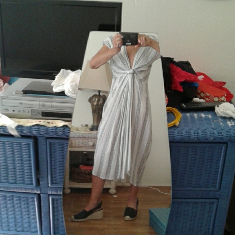 FINAL SALE PRICE BLACK AND WHITE MIDI - Picture 3 of 4